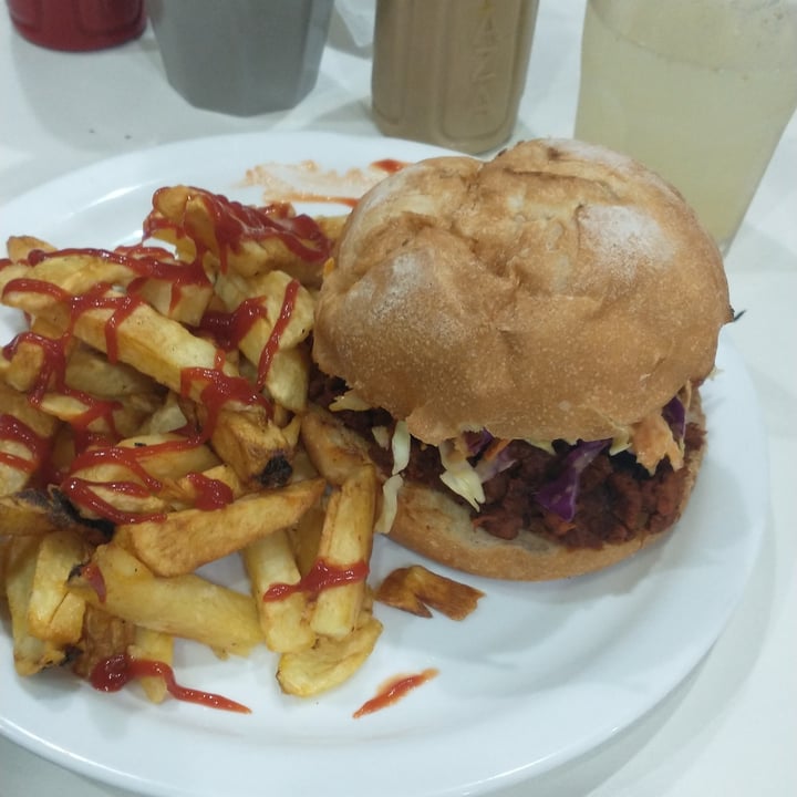 review photo of Loving Hut Microcentro Crispy Bacon shared by @unpatomas on 03 Nov 2021 - review