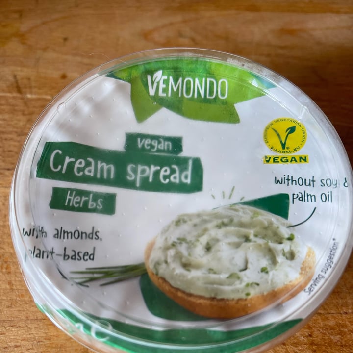 photo of Vemondo Queso untable shared by @ansalvat on  16 Aug 2022 - review