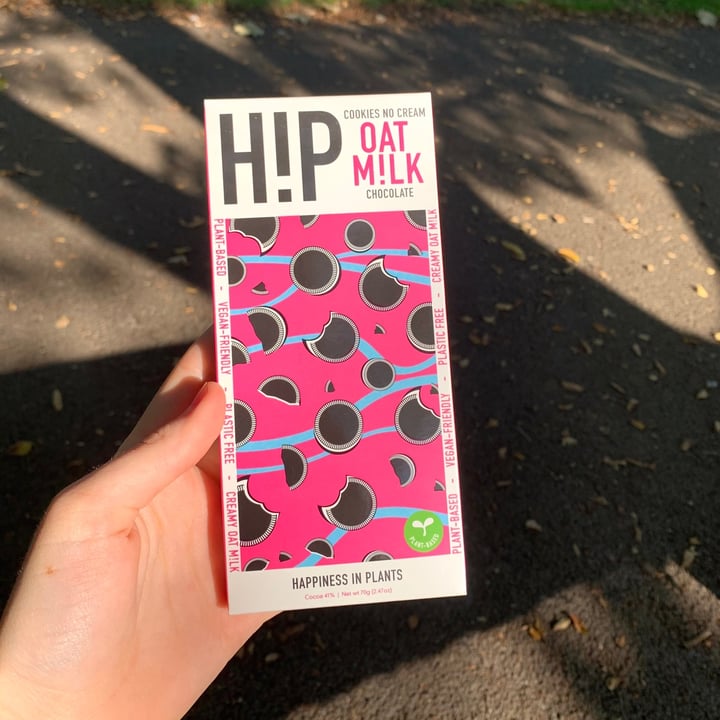 photo of HIP (H!P) Cookies No Cream Oat M!lk Chocolate Bar shared by @vegpledge on  26 Sep 2021 - review