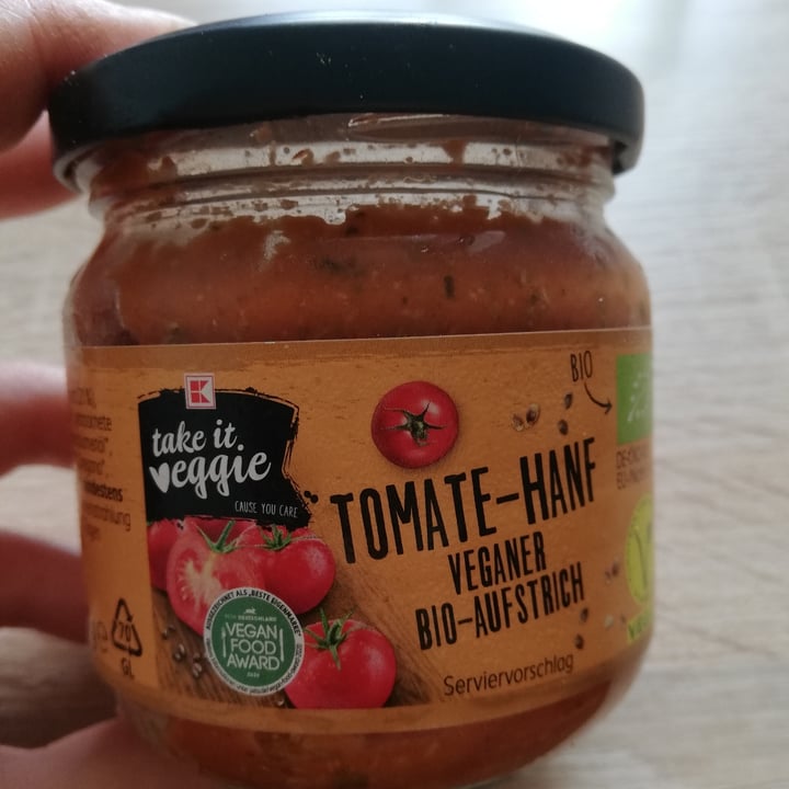 photo of Kaufland Take it Veggie Tomate-Hanf Bio-Aufstrich shared by @uckpa on  06 Jun 2022 - review