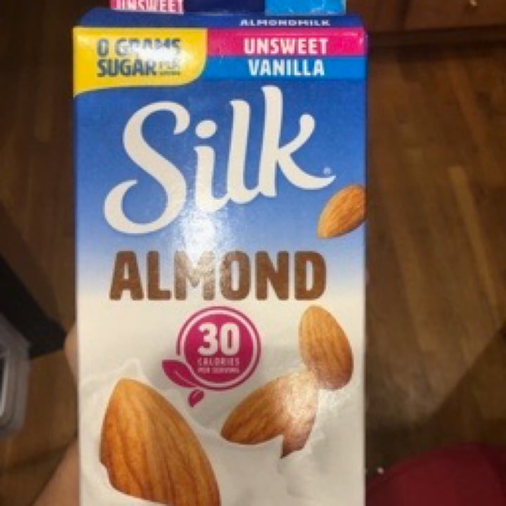 photo of Silk 30 Cal Almond Milk shared by @btnez on  09 Jun 2020 - review