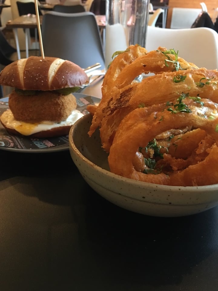 photo of Unity Diner UD Chikken Burger shared by @thefatveganliberator on  29 Dec 2019 - review
