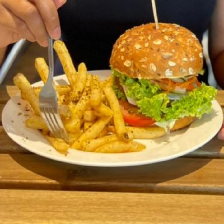 photo of PC Studio Cafe Plant-based burger range shared by @dhanhyaa on  01 Sep 2021 - review