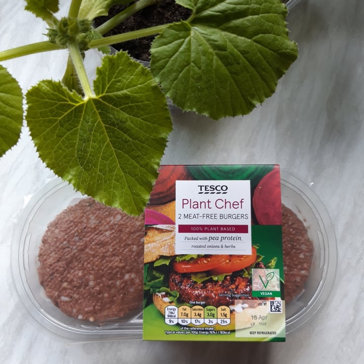 photo of Tesco Plant Chef 2 Meat-Free Burgers shared by @fuchsiahavok on  28 Apr 2020 - review