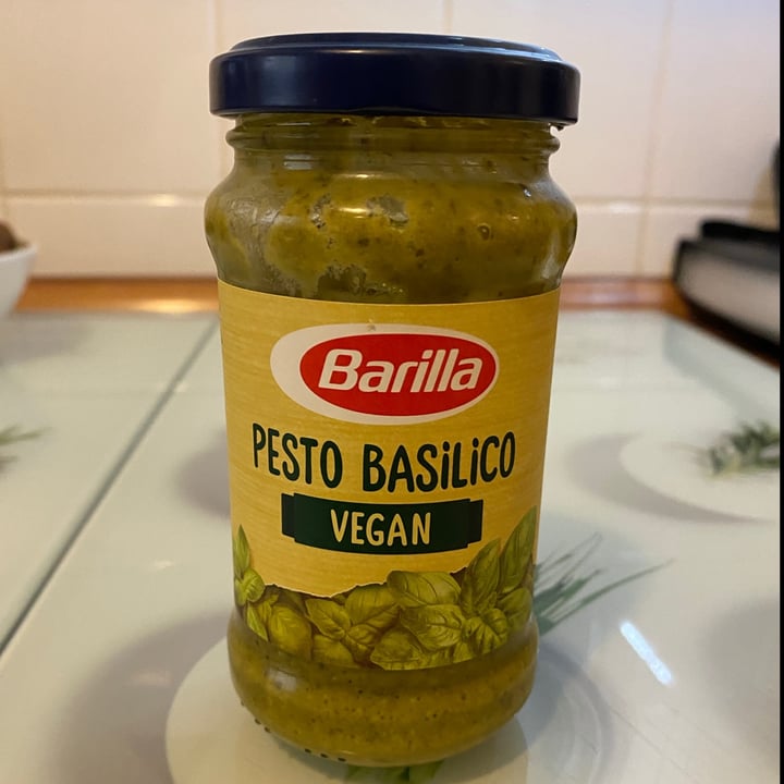 photo of Barilla Pesto Basilico Vegan shared by @greenhappy on  05 Jan 2021 - review