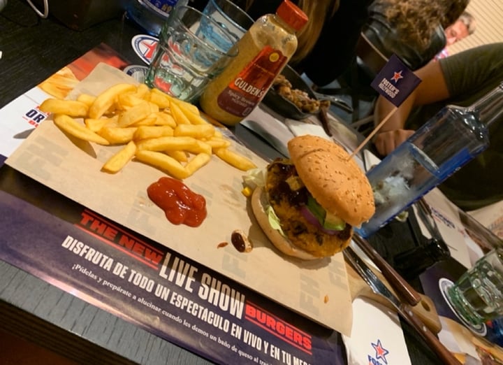 review photo of Foster's Hollywood The veggie burger shared by @laau on 03 Mar 2020 - review