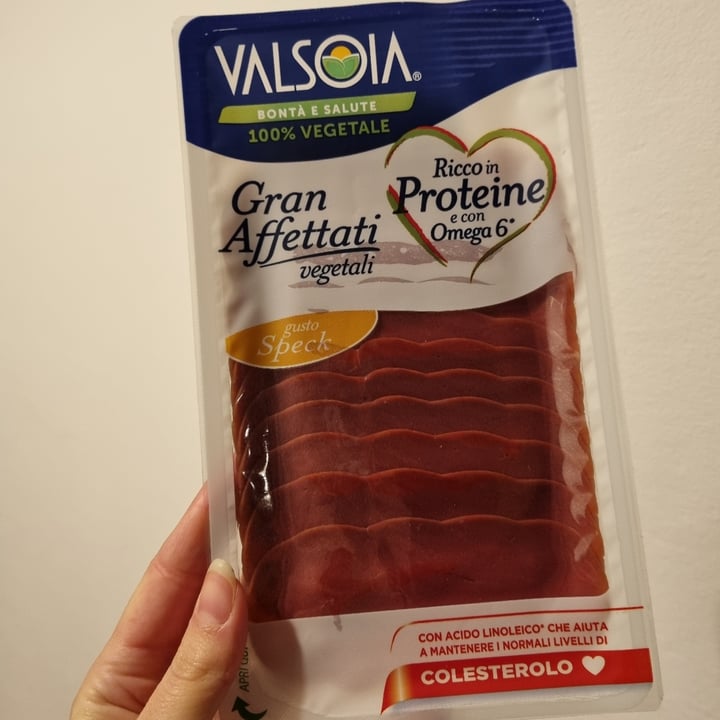 photo of Valsoia Gran Affettati Vegetali Gusto Speck shared by @elevegan on  14 Feb 2022 - review
