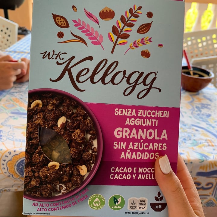 photo of Kellogg Cocoa And Hazelnut Granola shared by @carolinschuetz on  20 Aug 2021 - review