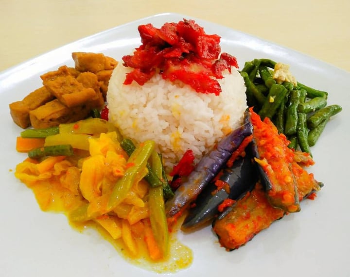 review photo of Suria Vegan Food Nasi Campur 4 Sayur 1 Lauk shared by @martheressa on 10 Dec 2019 - review
