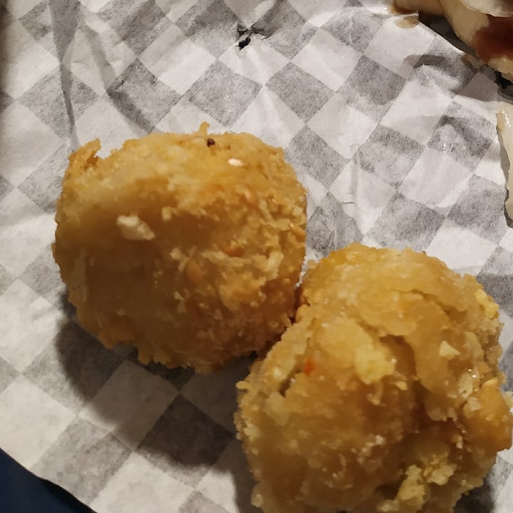 photo of THUNDER VEGAN FOOD Bolas de queso shared by @adriancuadrado on  31 May 2020 - review