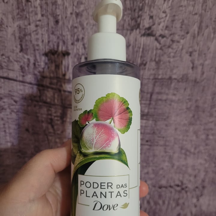 photo of Dove Shampoo Poder das Plantas - Nutrição + Gerânio shared by @katiatp on  18 Aug 2022 - review