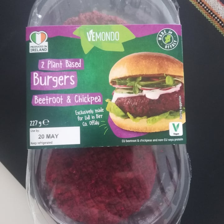 review photo of Vemondo 2 Plant Based Burgers Beetroot & Chickpea shared by @danipontes on 06 May 2022 - review