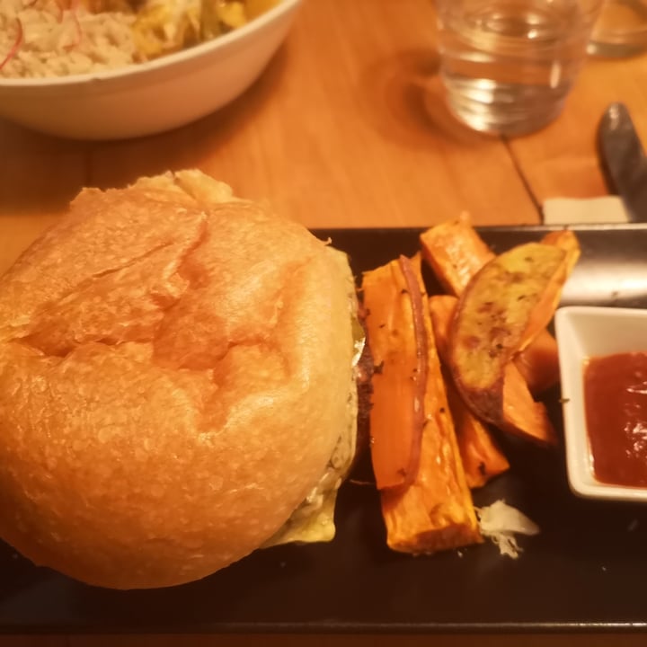 review photo of VEGA Hamburguesa shared by @martinapindaro on 19 Nov 2022 - review