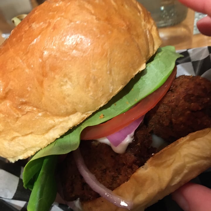 review photo of Burger Fiancé “Fried Chick-en” Sandwich shared by @yvana on 12 May 2022 - review