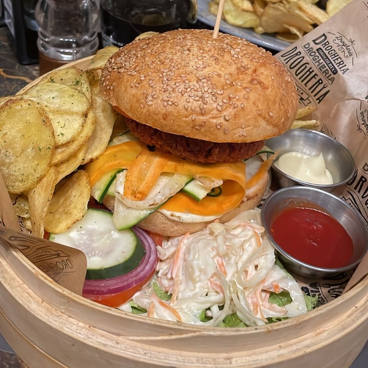 review photo of Drogheria Italian Hamburgheria hamburger vegan shared by @lidiaborrelli on 22 May 2022 - review