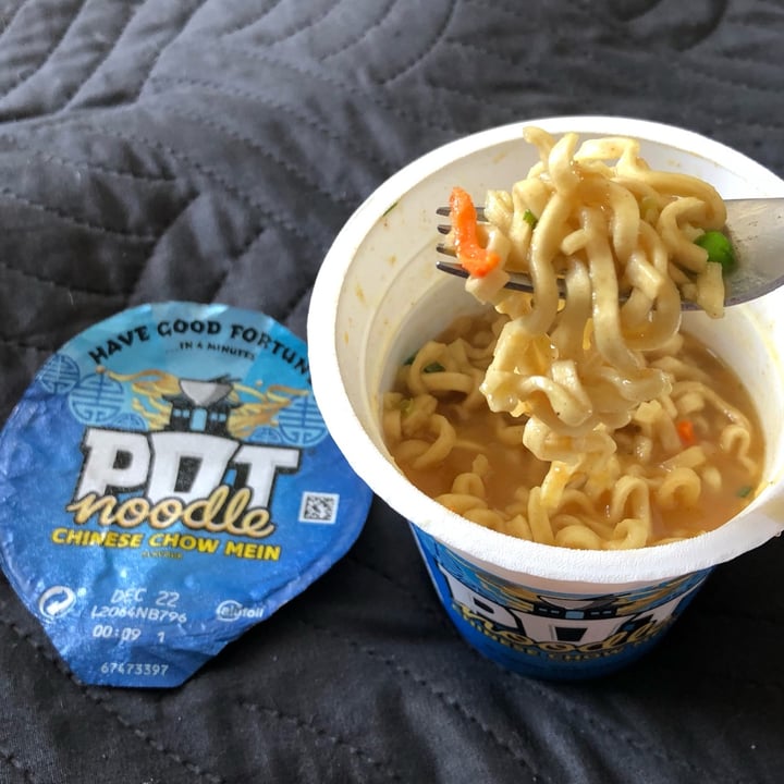 photo of Pot Noodle Chinese Chow Mein shared by @esmehart on  17 May 2022 - review