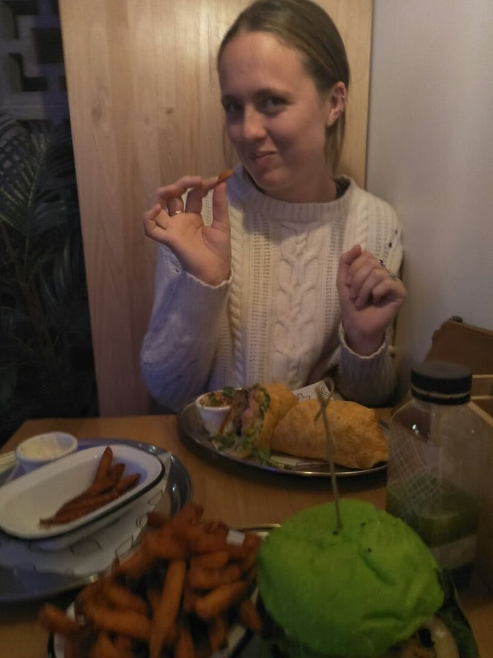 photo of Veg Bar Southern burger shared by @bonniea on  05 Jul 2019 - review