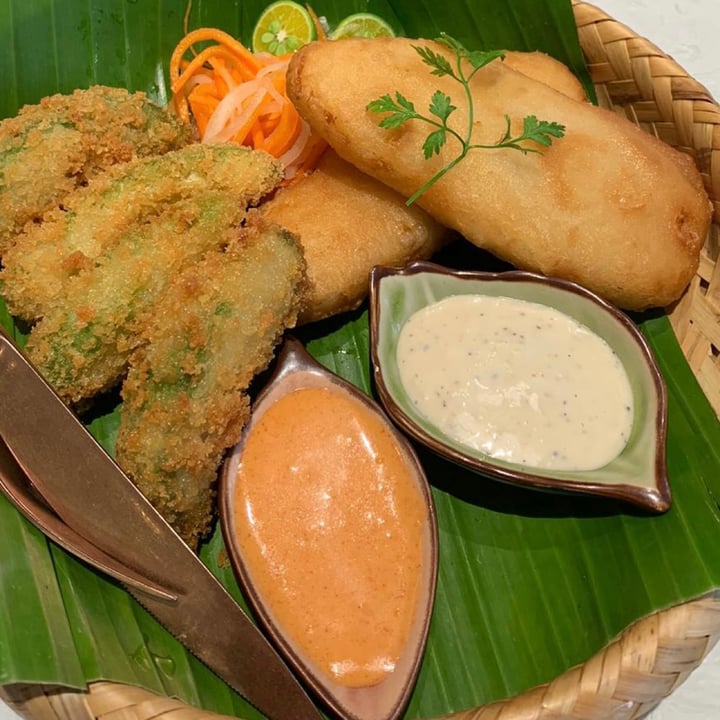 photo of Green Common Nexxus Omni Golden Fish Fillet, Sweet & Sour Sauce, Pine Nut (with Koshihikari Rice) shared by @johnwoodrtr on  11 Jan 2022 - review