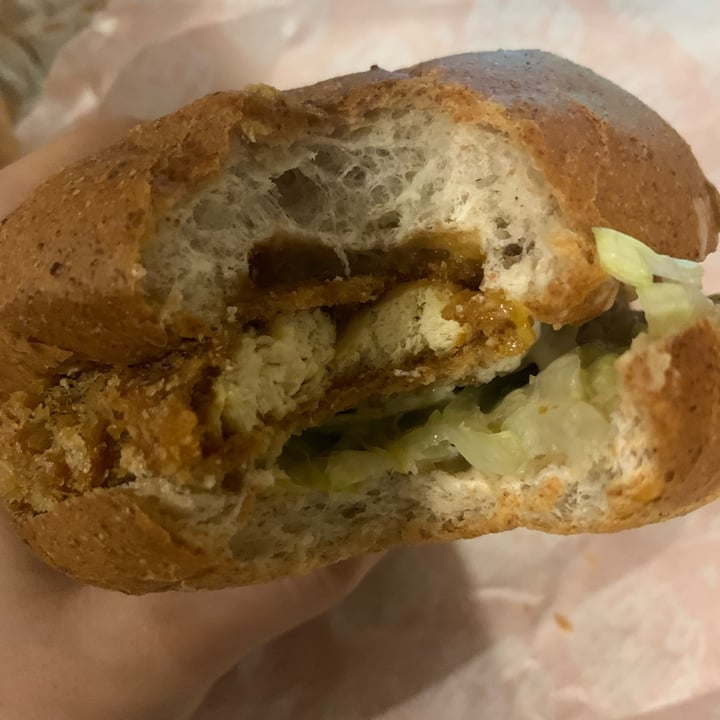 photo of Vegan Street الشارع النباتي Crispy Chick’n Burger shared by @zaytona on  25 Jan 2022 - review