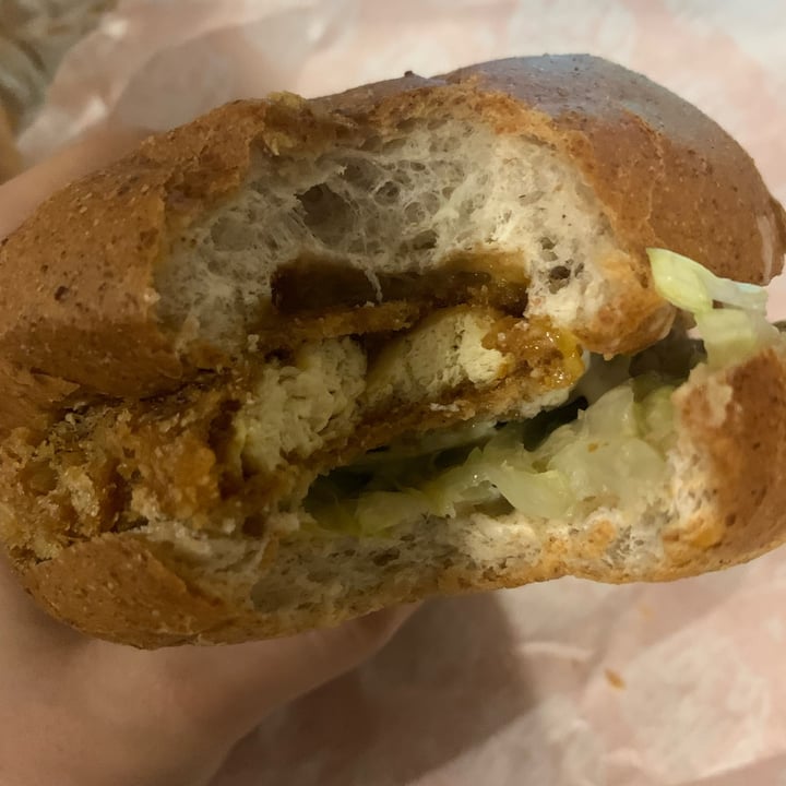 review photo of Vegan Street الشارع النباتي Crispy Chick’n Burger shared by @zaytona on 25 Jan 2022 - review
