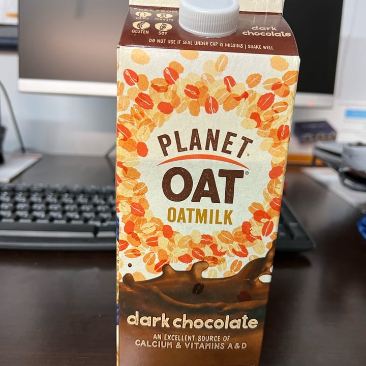 photo of Planet Oat Planet Oat Milk Dark Chocolate shared by @lunachic on  15 Dec 2021 - review