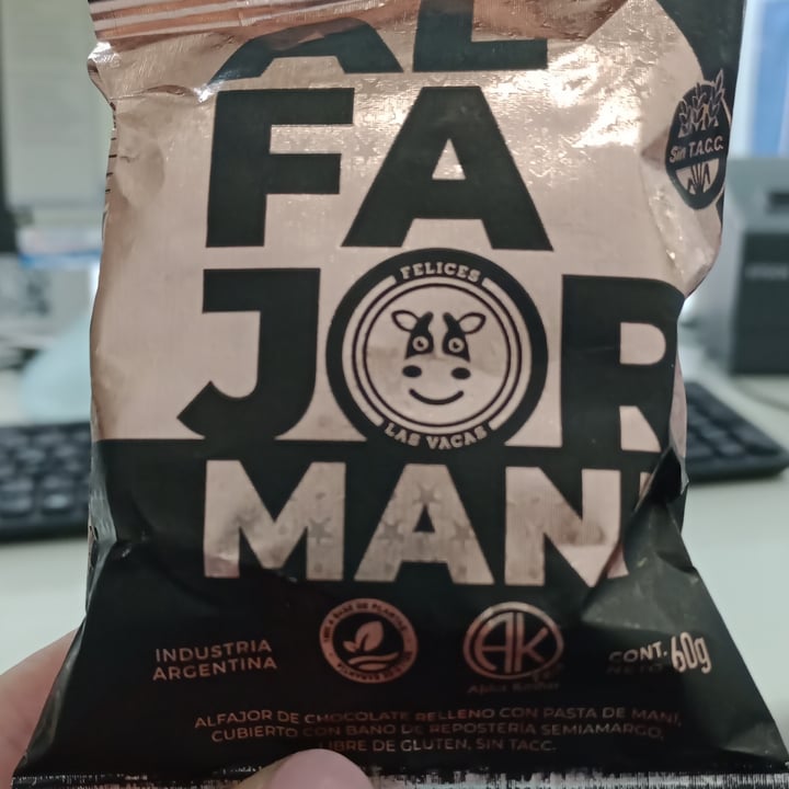 review photo of Felices Las Vacas Alfajor Con Pasta De Maní shared by @iriestefania on 06 Oct 2022 - review