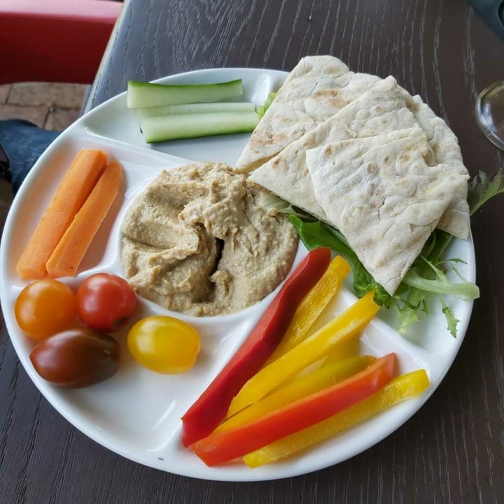 photo of Asher's Corner Cafe @ Ashers Farm Sanctuary Hummus and pita shared by @marianne4731 on  08 Jan 2021 - review