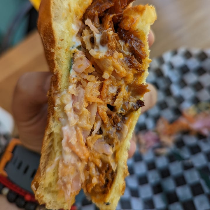 photo of Burger Fiancé Pulled Pork Sandwich shared by @ana-zr on  15 Oct 2022 - review
