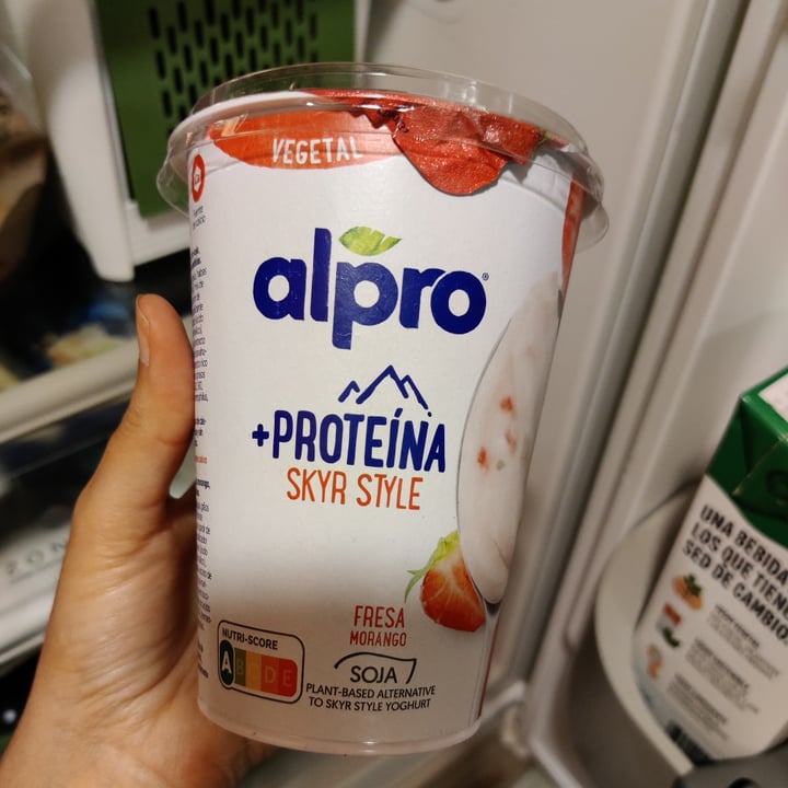 review photo of Alpro Fresa Morango Soja Skyr Style High Protein shared by @soniagg94 on 13 Jun 2022 - review