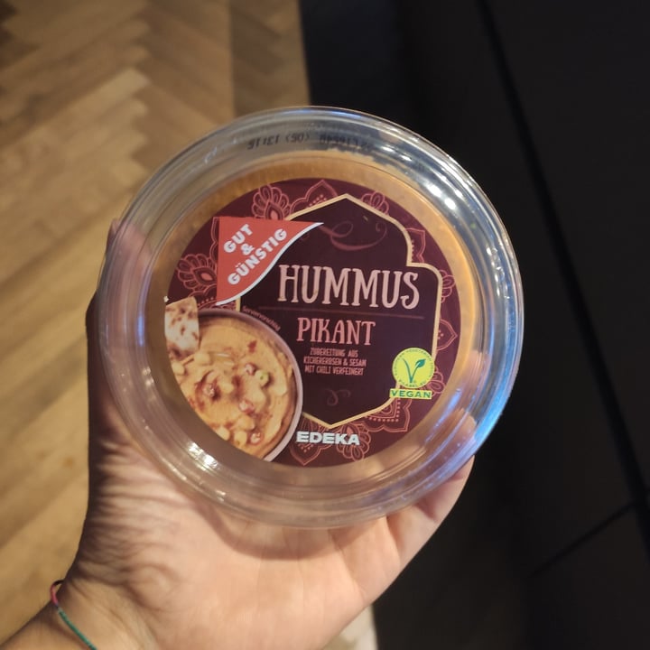 photo of Gut & Günstig hummus pikant shared by @sofsmustdie on  31 Jul 2022 - review