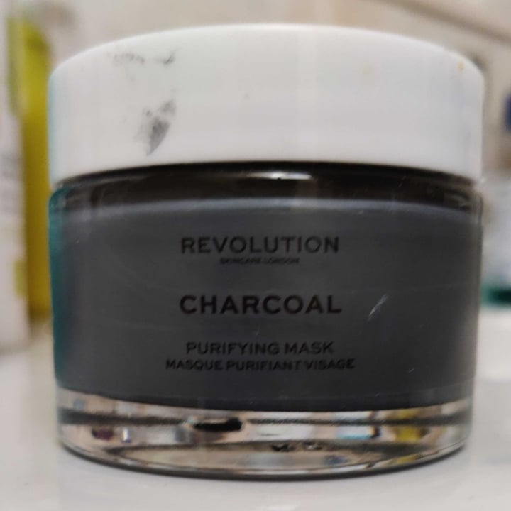 photo of Revolution Beauty Maschera charcoal shared by @martinas on  30 Nov 2021 - review