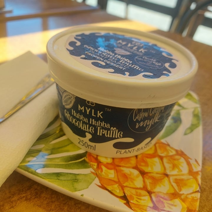 review photo of Lekker Vegan Kloof Mylk ice cream hubba hubba chocolate truffle shared by @rosevr on 07 Dec 2021 - review