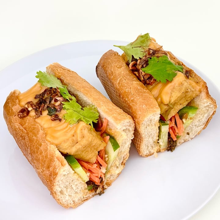 review photo of Mama Dut Fried Tofu Banh Mi Special shared by @pdxveg on 22 Oct 2022 - review