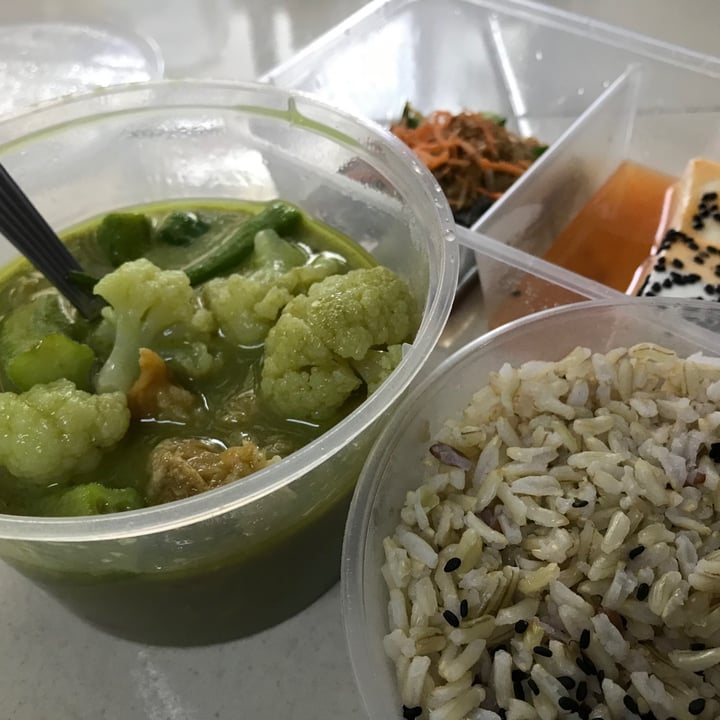 review photo of The Leaf Healthy House Café Green Curry Rice Set shared by @jesscveg on 02 Jun 2020 - review