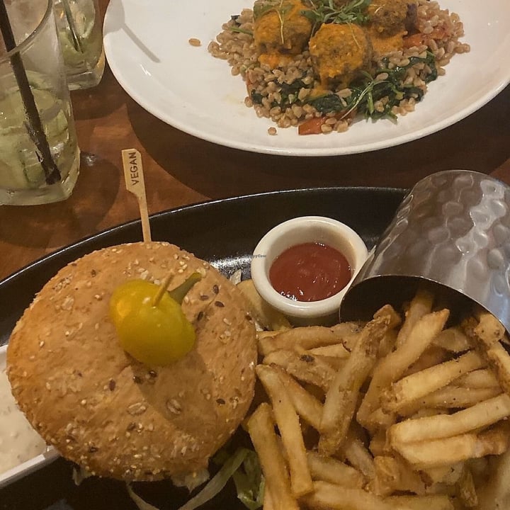 photo of Crave American Kitchen & Sushi Bar Veggie Burger (sub vegan bun and vegan cheese) shared by @nicoleklebanov on  17 Dec 2020 - review