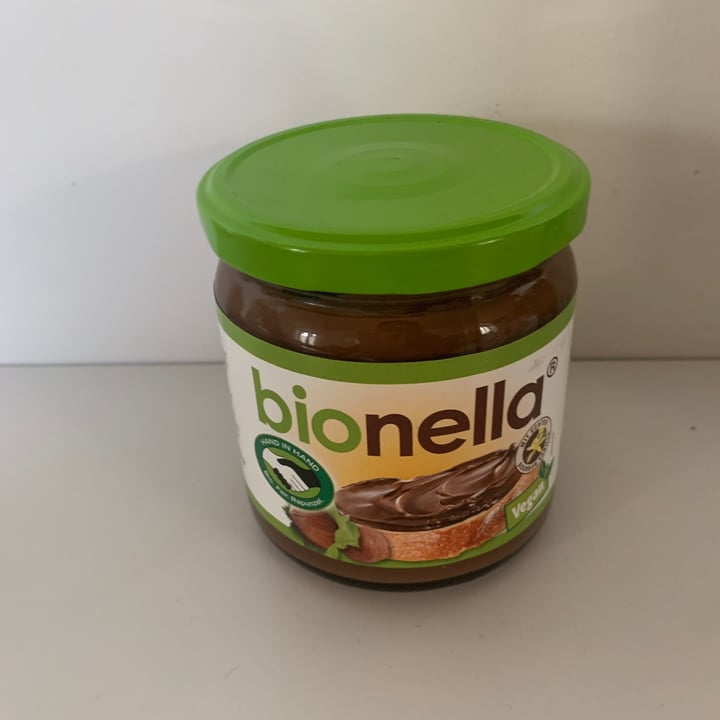 photo of Bionella Bionella Chocolate Spread Nuss-Nougat-Creme shared by @veganusefulinfo on  26 Feb 2021 - review