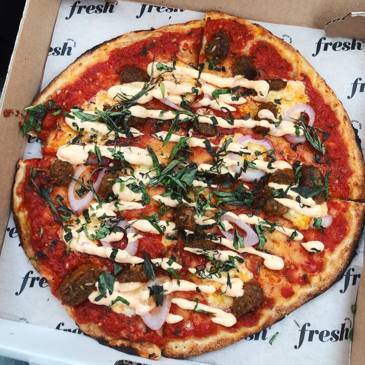 photo of Fresh on Front Spicy Sausage Pizza shared by @plantbasedmaria on  17 Jul 2022 - review