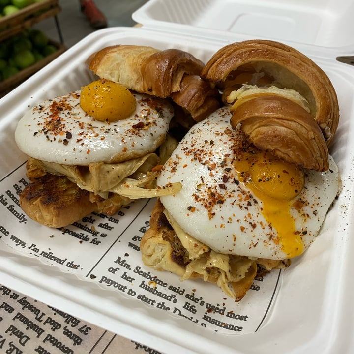 photo of Vegan Street Food ZA bacun and fried egg croissant shared by @meganshead on  07 May 2022 - review