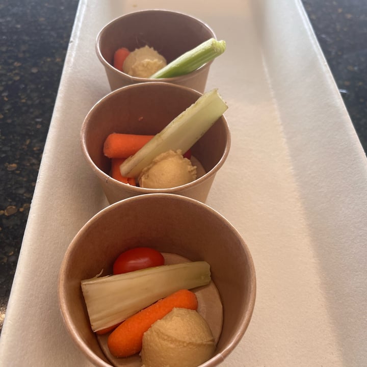photo of Maple Leaf Lounge Air Canada Veggies and Dip shared by @spearl on  29 Jun 2022 - review