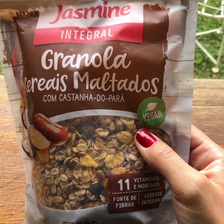 review photo of Jasmine granola integral com castanha shared by @lnpentagna on 10 May 2022 - review
