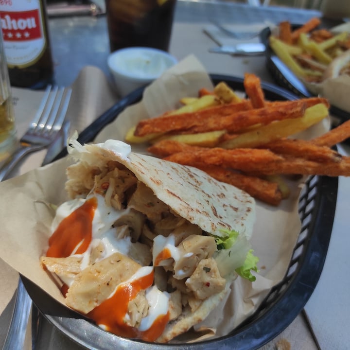 review photo of Vegania Veggie Bar Carabanchel Kebab No Pollo shared by @robergk on 05 Jul 2022 - review