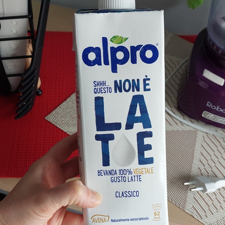 photo of Alpro This is Not Milk Classic Questo Non è Late Classico shared by @arlottina on  12 Apr 2022 - review