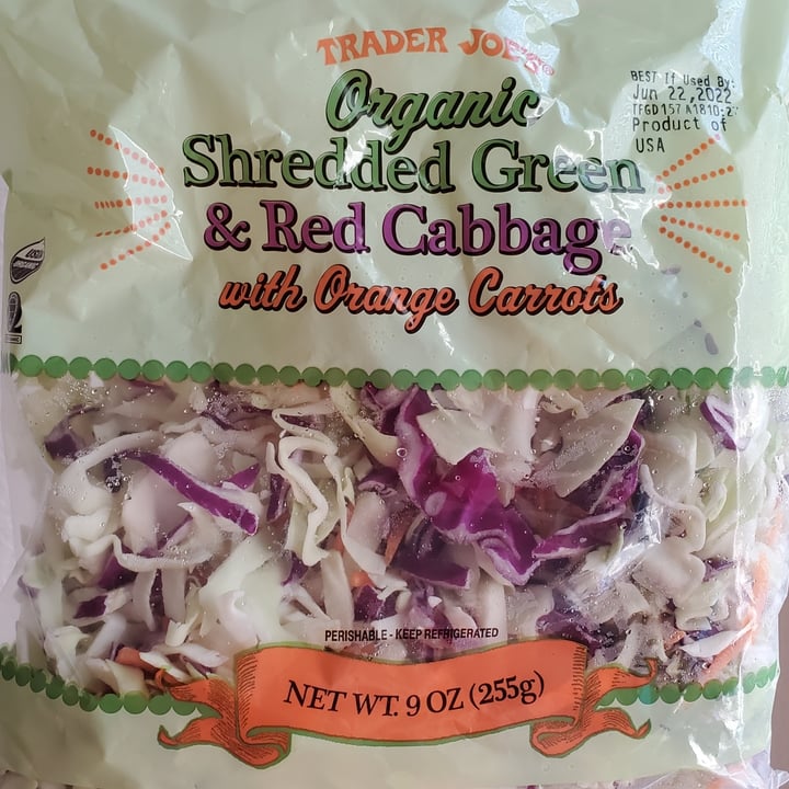 photo of Trader Joe's Organic Shredded Green & Red Cabbage With Orange Carrots shared by @slickabrina on  18 Jun 2022 - review