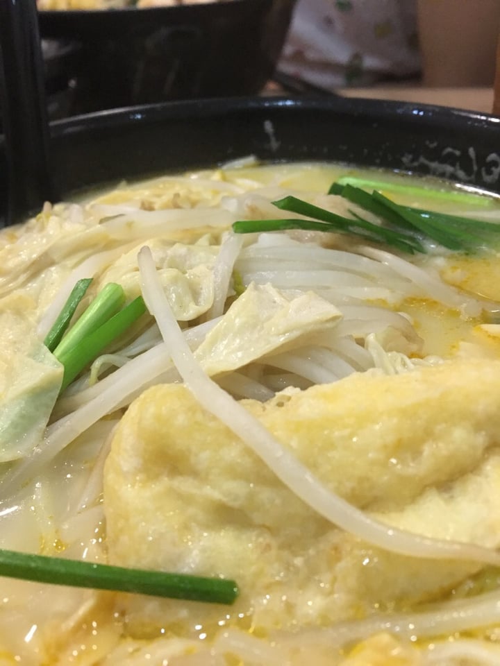 photo of TamJai SamGor The plain vegan soup base + tofu puffs + bean curd skin shared by @bananawhirl on  22 May 2019 - review