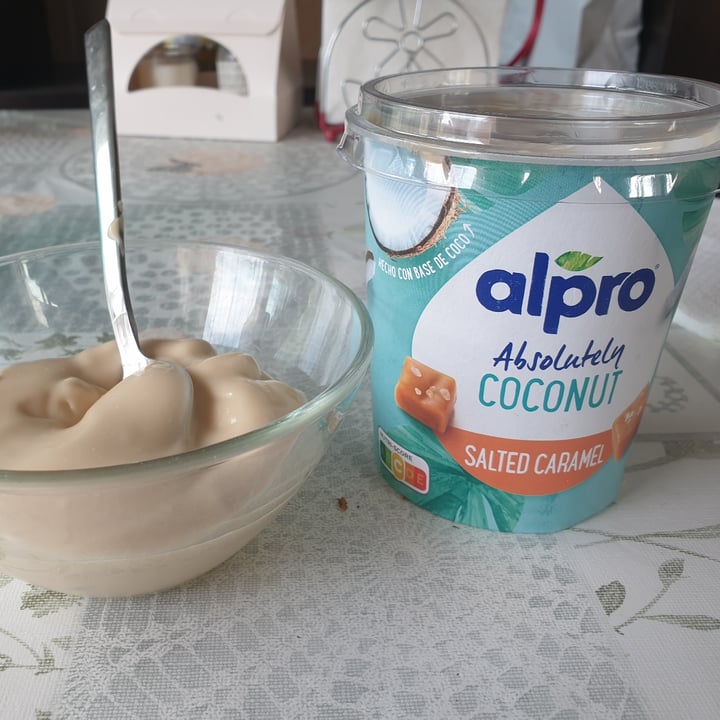 review photo of Alpro Yogurt Coconut Salted Caramel shared by @felicidaddobby on 20 Sep 2022 - review