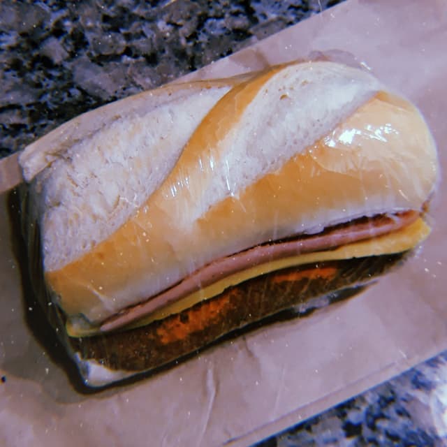 菜肴“Sandwich Mila Garbanzos”的照片