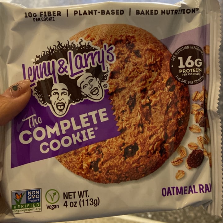 review photo of Lenny & Larry’s The Complete Oatmeal Raisin Cookie shared by @marianamontanozv on 05 Dec 2021 - review