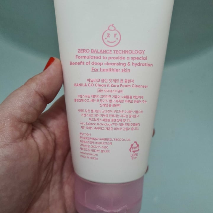 review photo of Banila Co Clean it zero foam cleanser shared by @renatacarneiro on 26 Apr 2022 - review