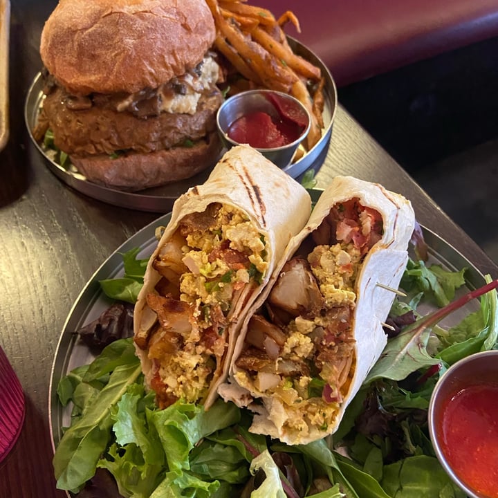 photo of Modern Love Breakfast Burrito shared by @viviantothewu on  20 Mar 2022 - review