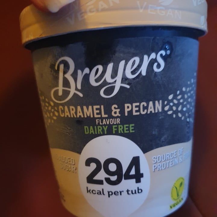 photo of Breyers Caramel&pecan flavour ice cream shared by @bluedragonbee on  20 Jun 2021 - review